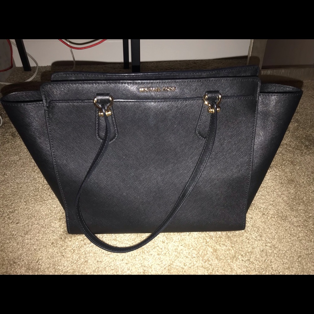 Michael Kors Dee Dee Large Convertible Tote. Never used!